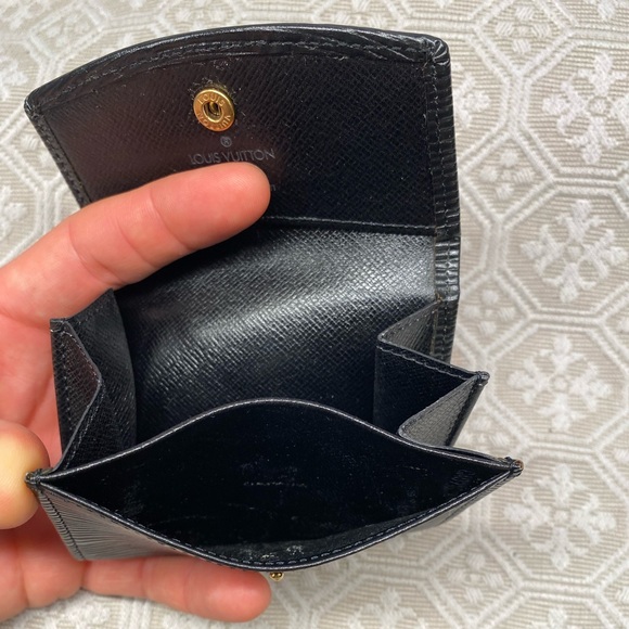 Authentic Louis Vuitton Black Epi Leather Coin Purse Wallet - Picture 7 of 8